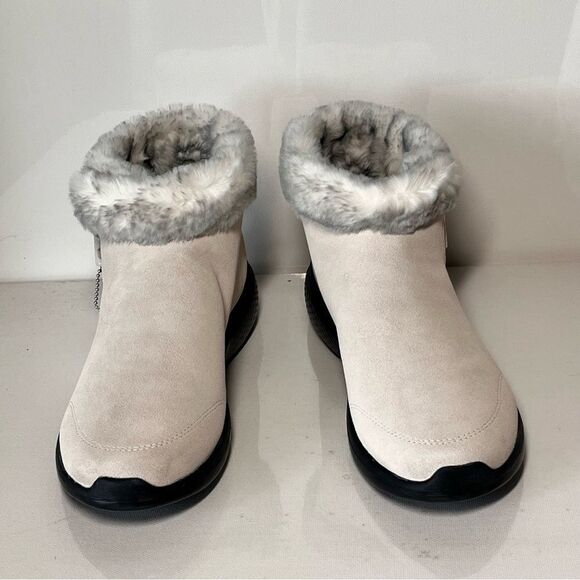 Skechers On the GO City 2 Cuddle Up Suede and Faux Fur Ankle Boots - Picture 5 of 7